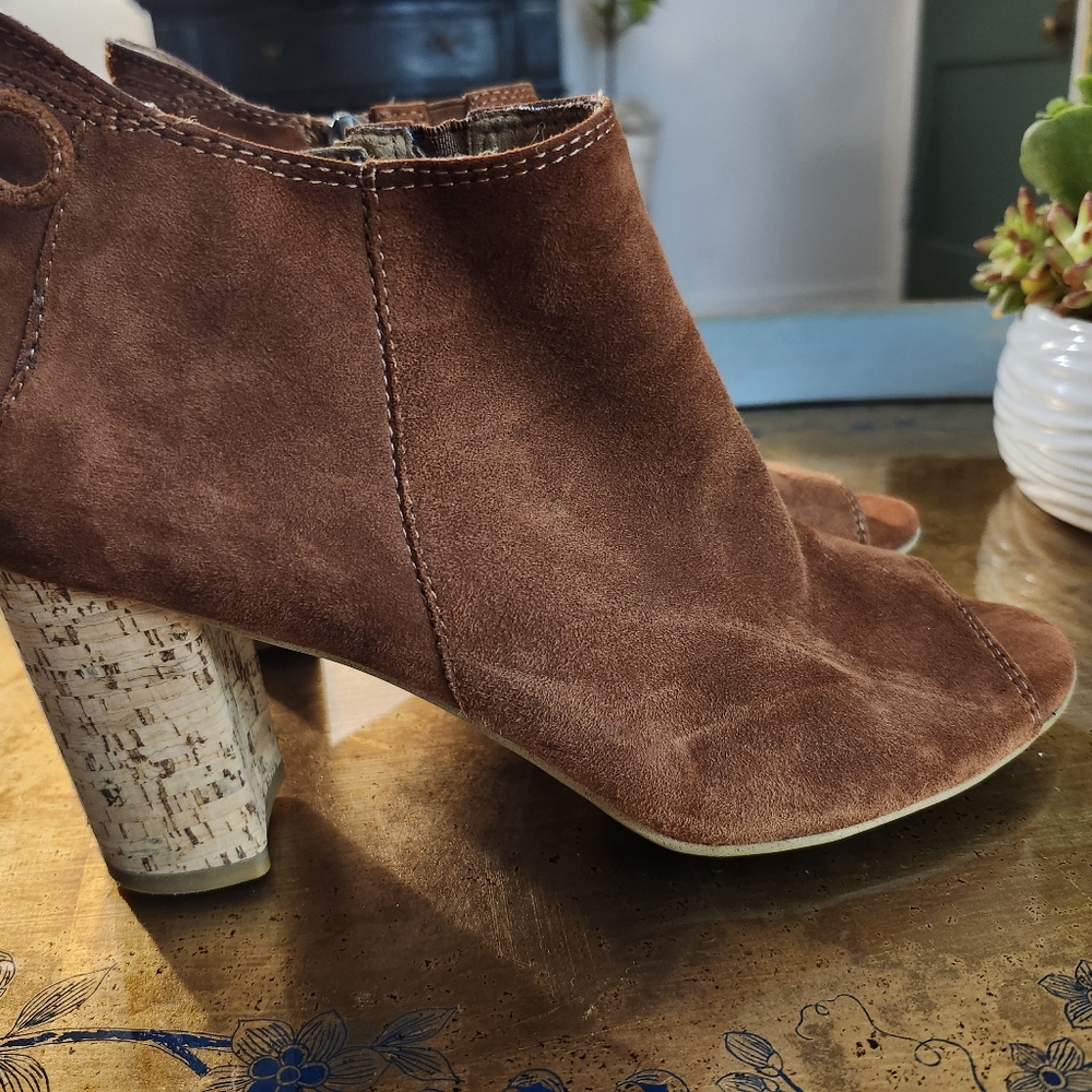Tamaris Brown Suede/Cork Ankle Boots with Tassels